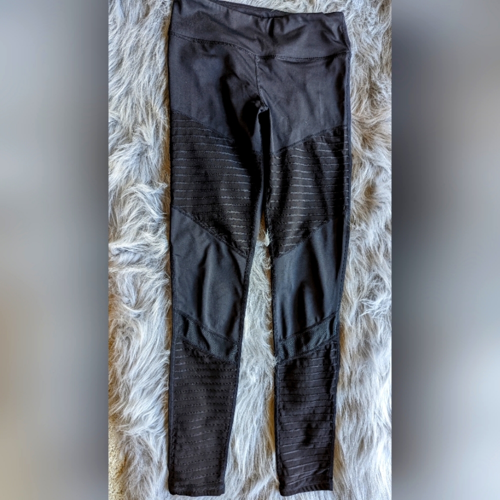 Shipwreck LTD Small Black Leggings